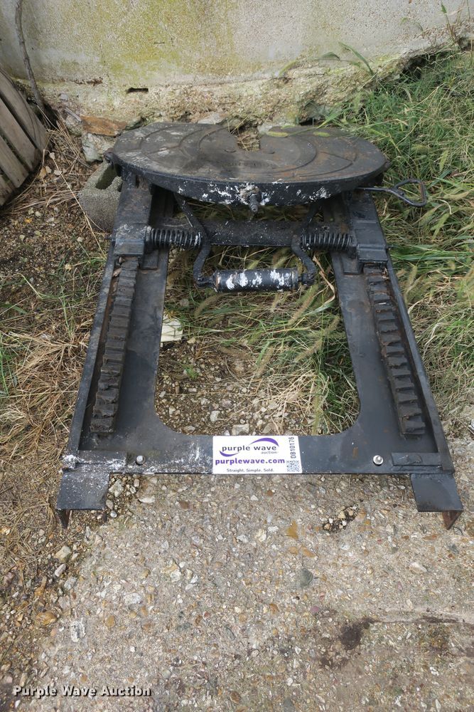 image for item DB10176 Holland air operated fifth wheel plate