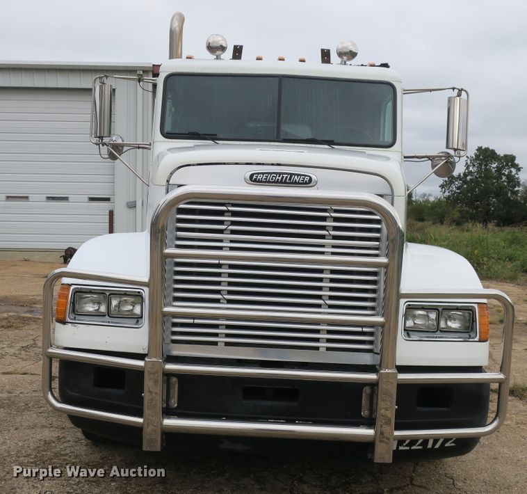 image for item DB10178 2001 Freightliner FLD semi truck