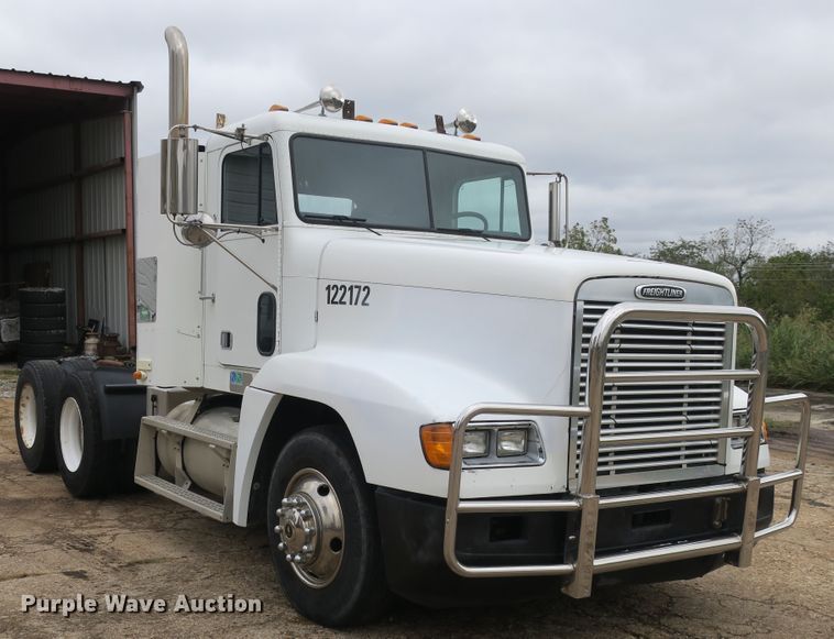 image for item DB10178 2001 Freightliner FLD semi truck