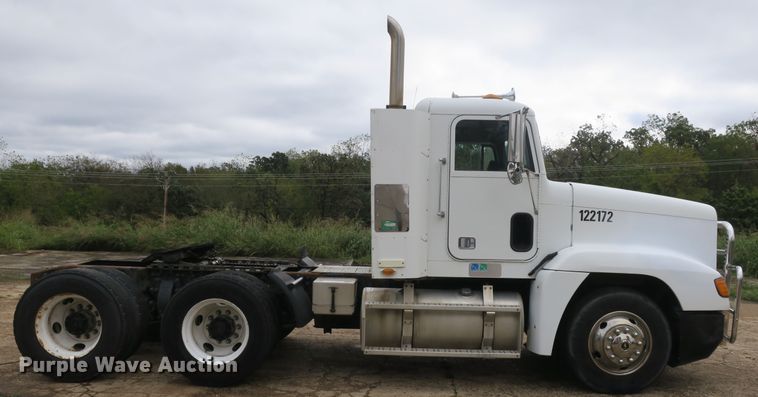 image for item DB10178 2001 Freightliner FLD semi truck