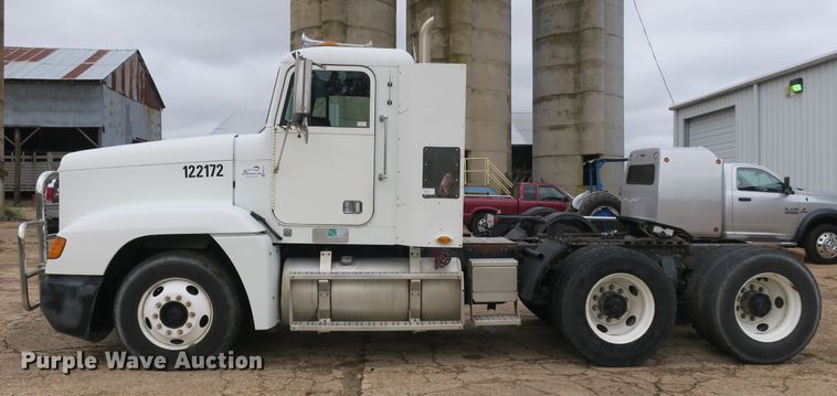 image for item DB10178 2001 Freightliner FLD semi truck