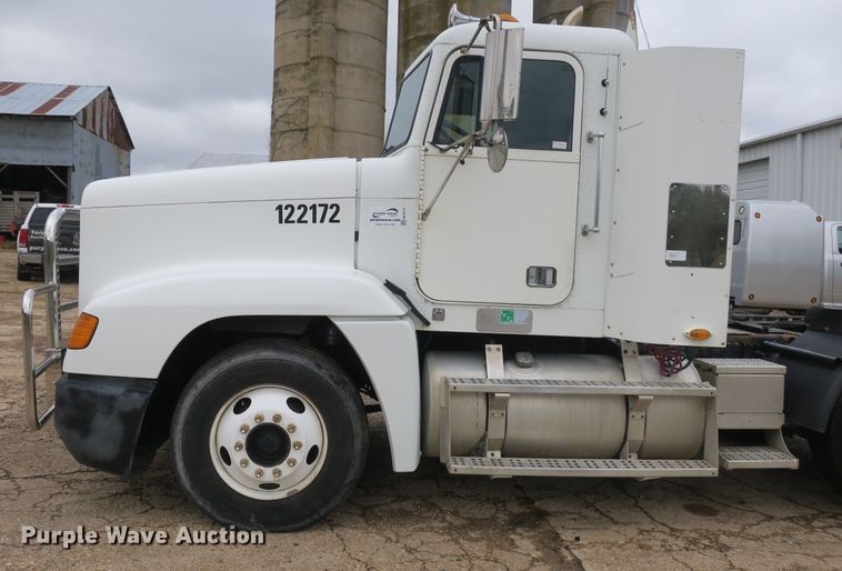 image for item DB10178 2001 Freightliner FLD semi truck