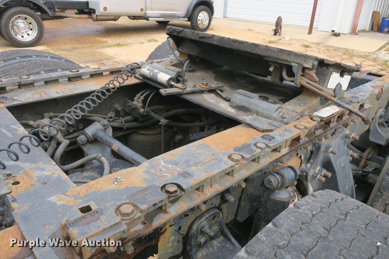 image for item DB10178 2001 Freightliner FLD semi truck