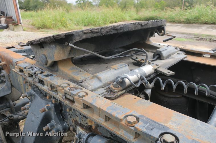 image for item DB10178 2001 Freightliner FLD semi truck