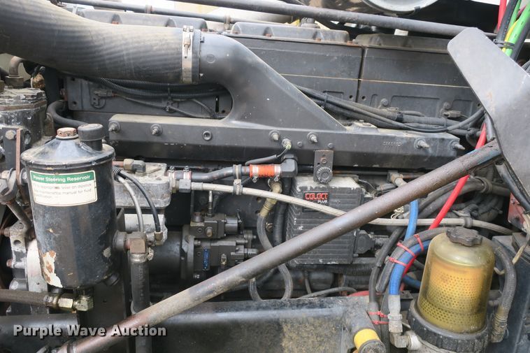 image for item DB10178 2001 Freightliner FLD semi truck