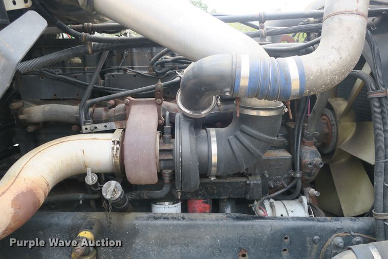 image for item DB10178 2001 Freightliner FLD semi truck