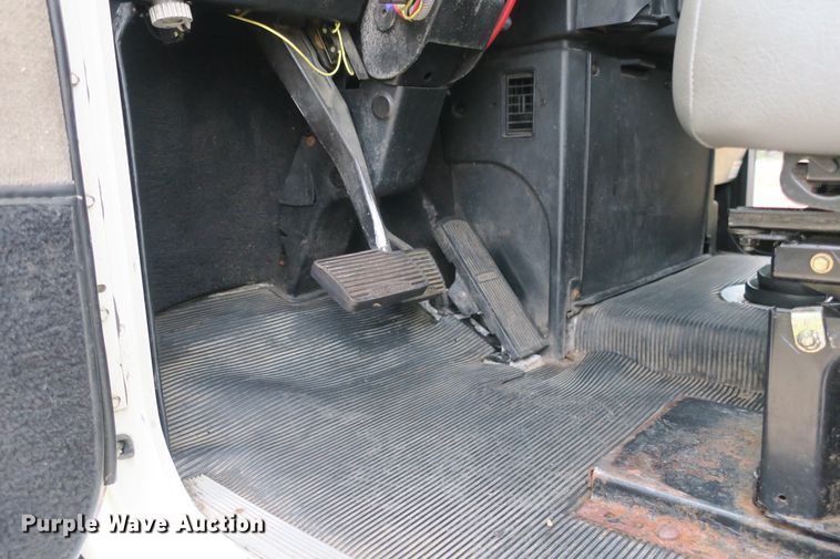 image for item DB10178 2001 Freightliner FLD semi truck