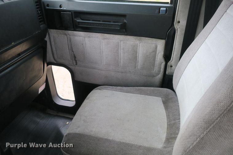 image for item DB10178 2001 Freightliner FLD semi truck