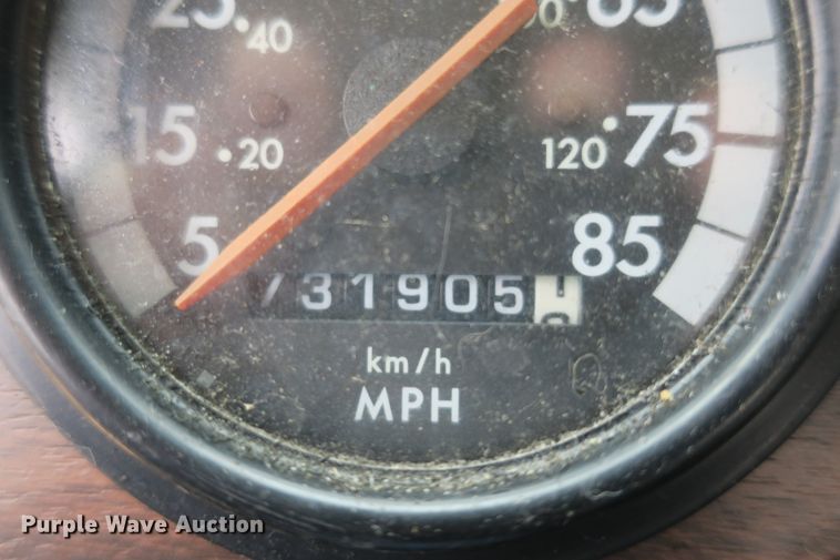 image for item DB10178 2001 Freightliner FLD semi truck