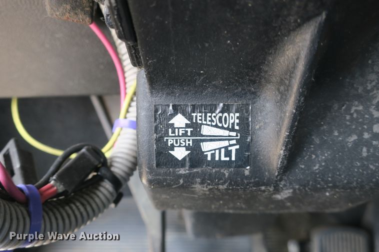 image for item DB10178 2001 Freightliner FLD semi truck