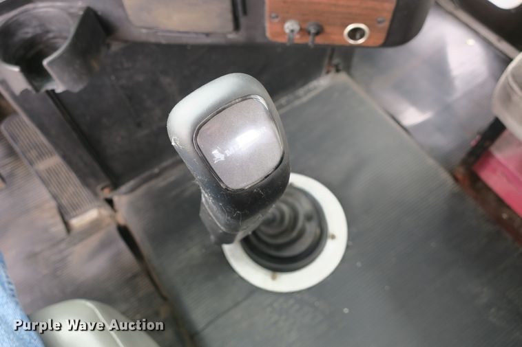 image for item DB10178 2001 Freightliner FLD semi truck