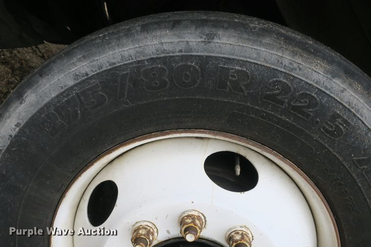 image for item DB10178 2001 Freightliner FLD semi truck