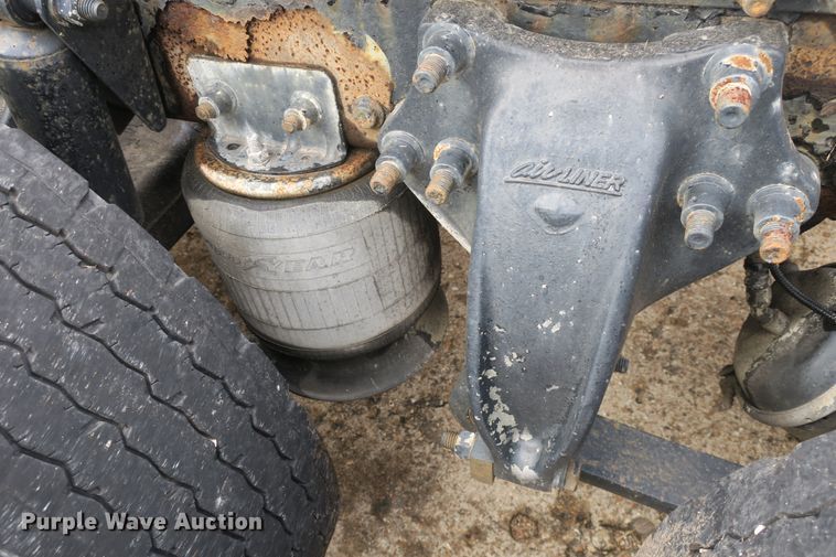 image for item DB10178 2001 Freightliner FLD semi truck