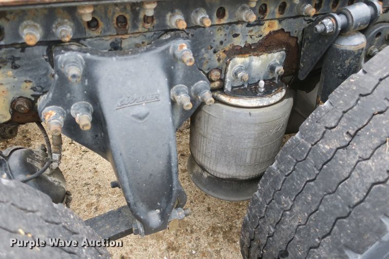 image for item DB10178 2001 Freightliner FLD semi truck