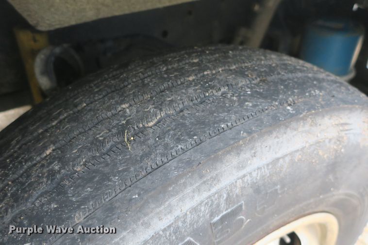 image for item DB10178 2001 Freightliner FLD semi truck