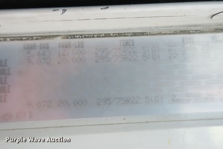 image for item DB10178 2001 Freightliner FLD semi truck