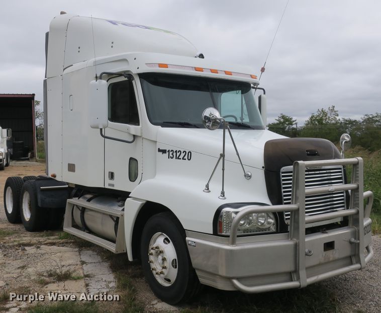 image for item DB10179 2002 Freightliner Century Class ST semi truck