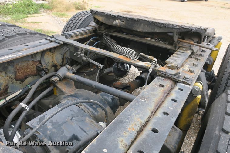 image for item DB10179 2002 Freightliner Century Class ST semi truck