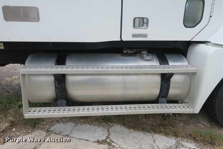 image for item DB10179 2002 Freightliner Century Class ST semi truck