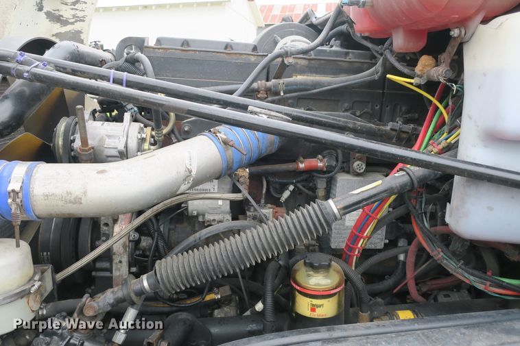 image for item DB10179 2002 Freightliner Century Class ST semi truck