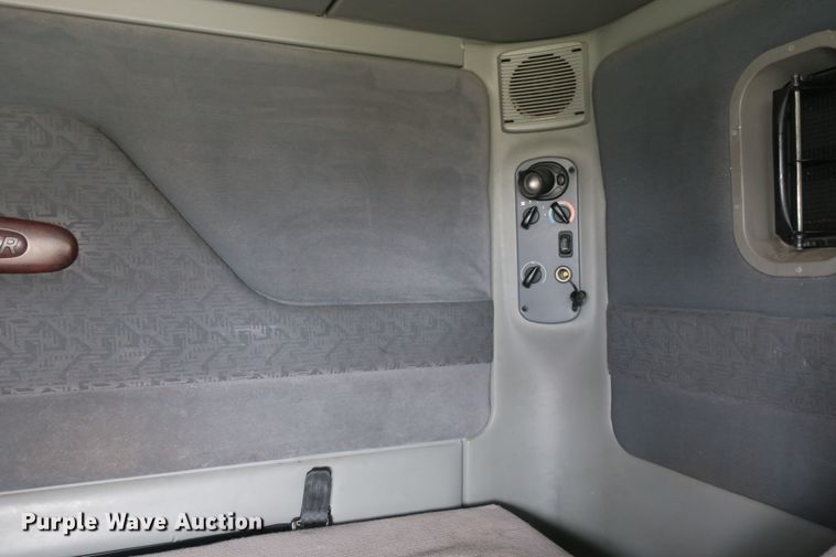 image for item DB10179 2002 Freightliner Century Class ST semi truck