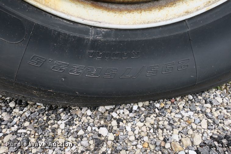 image for item DB10179 2002 Freightliner Century Class ST semi truck