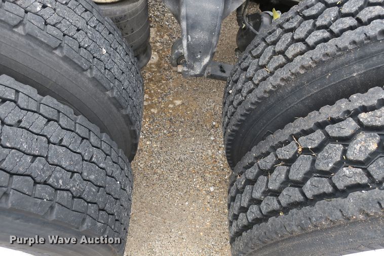 image for item DB10179 2002 Freightliner Century Class ST semi truck