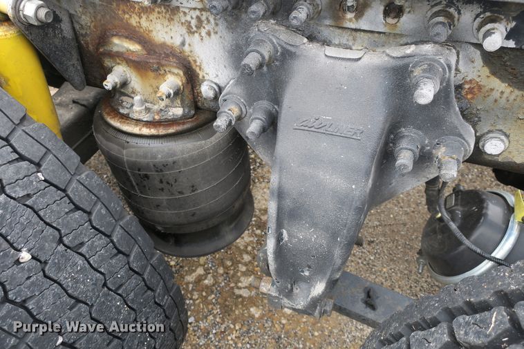 image for item DB10179 2002 Freightliner Century Class ST semi truck