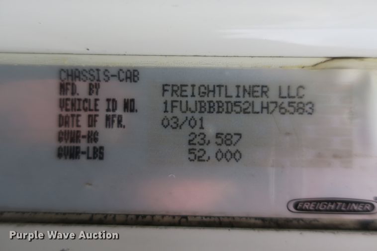 image for item DB10179 2002 Freightliner Century Class ST semi truck