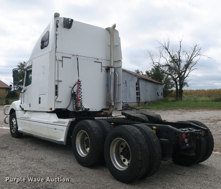 image for item DB10181 2004 Freightliner Columbia semi truck