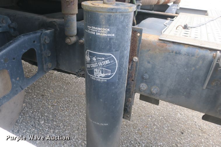 image for item DB10181 2004 Freightliner Columbia semi truck