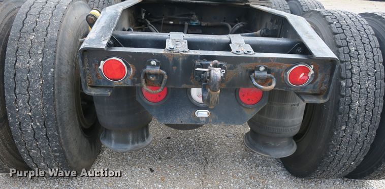 image for item DB10181 2004 Freightliner Columbia semi truck