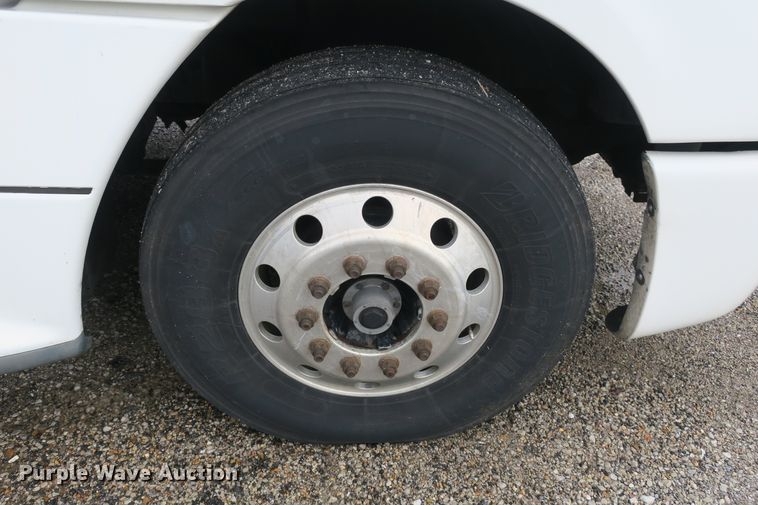 image for item DB10181 2004 Freightliner Columbia semi truck