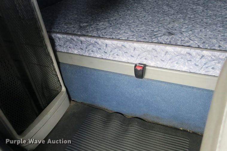 image for item DB10181 2004 Freightliner Columbia semi truck