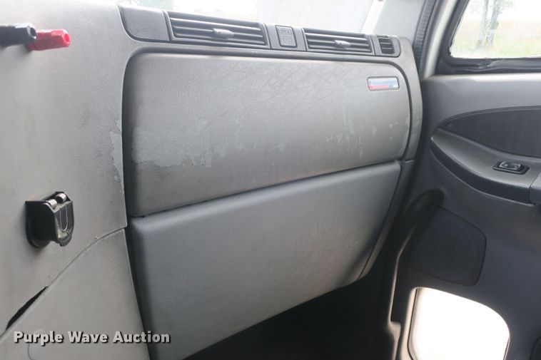 image for item DB10181 2004 Freightliner Columbia semi truck