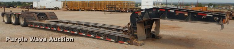 image for item DD4466 2007 Fontaine Magnitude 55L lowboy equipment trailer