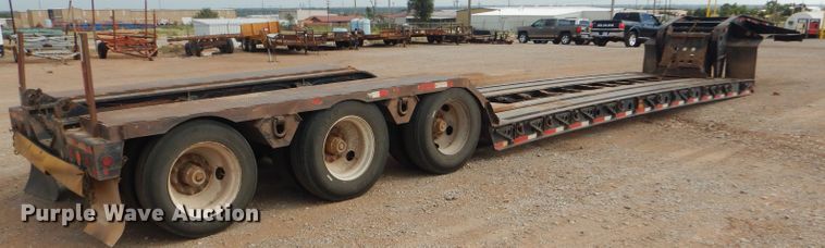 image for item DD4466 2007 Fontaine Magnitude 55L lowboy equipment trailer