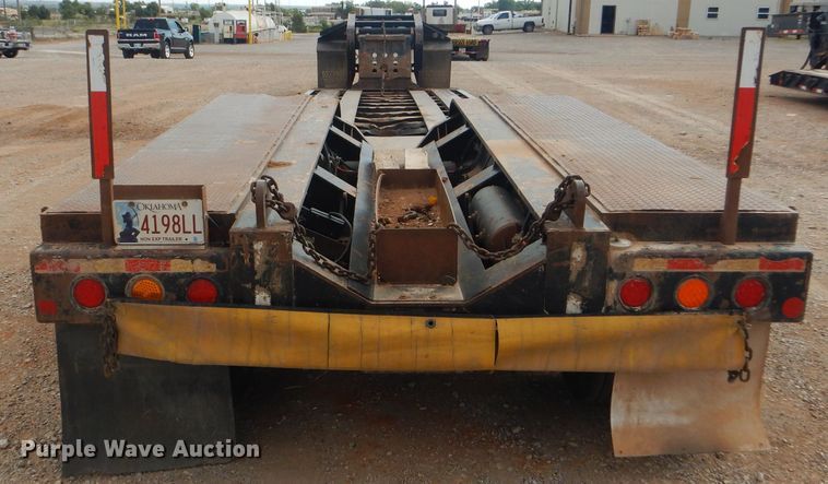 image for item DD4466 2007 Fontaine Magnitude 55L lowboy equipment trailer