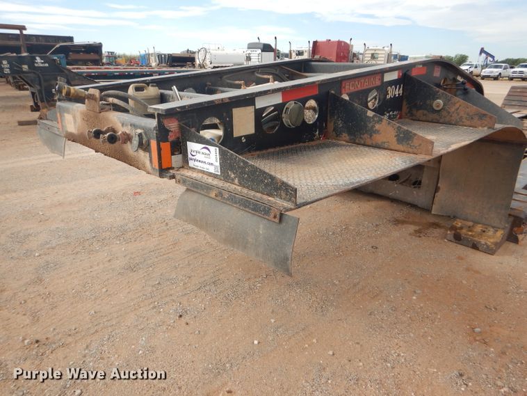 image for item DD4466 2007 Fontaine Magnitude 55L lowboy equipment trailer