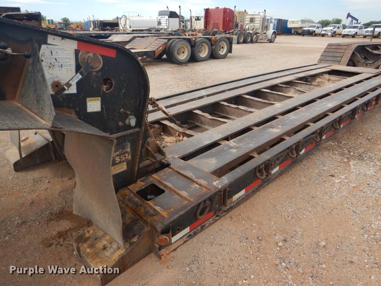 image for item DD4466 2007 Fontaine Magnitude 55L lowboy equipment trailer