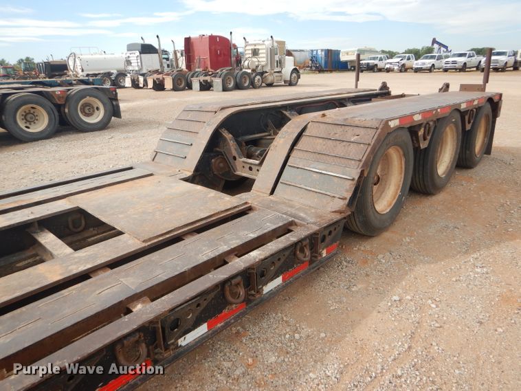image for item DD4466 2007 Fontaine Magnitude 55L lowboy equipment trailer