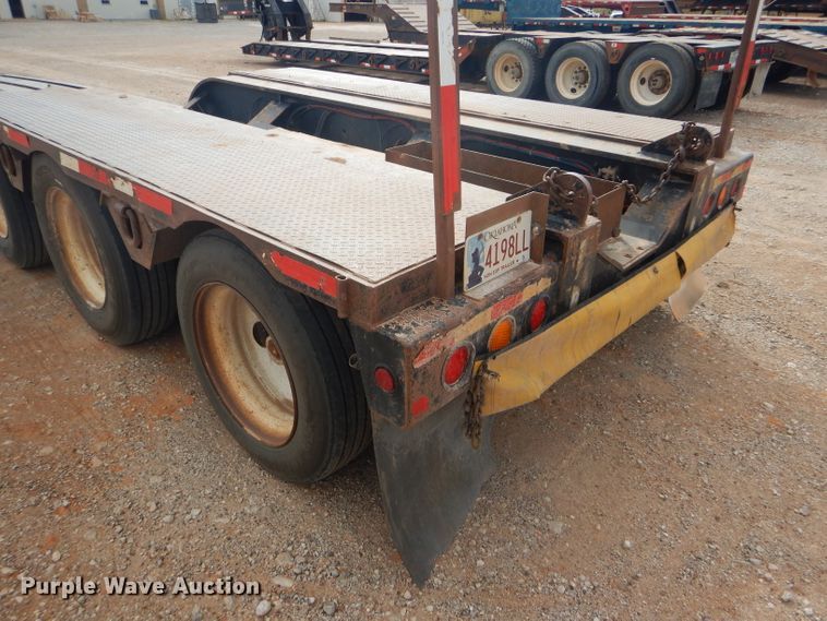 image for item DD4466 2007 Fontaine Magnitude 55L lowboy equipment trailer