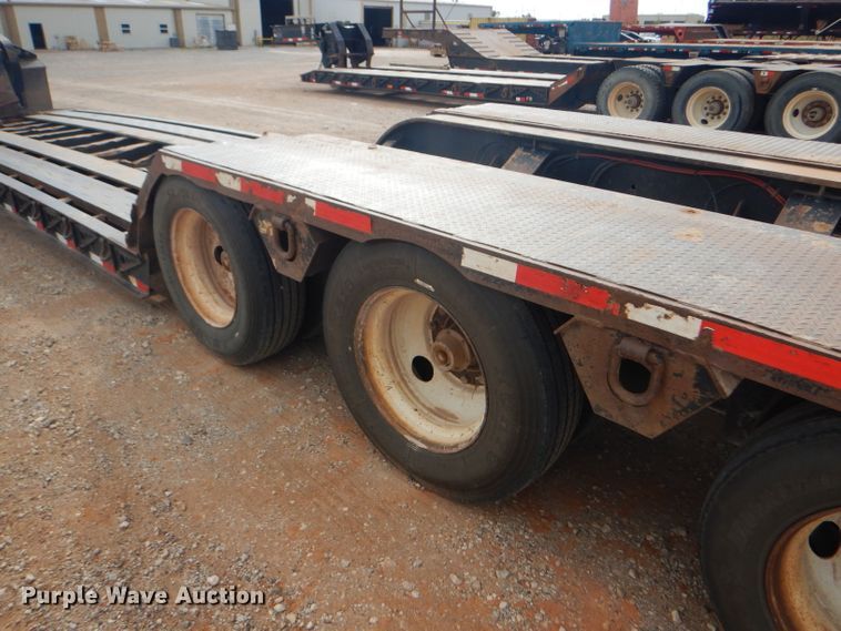 image for item DD4466 2007 Fontaine Magnitude 55L lowboy equipment trailer