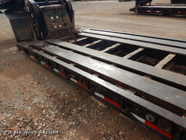 image for item DD4466 2007 Fontaine Magnitude 55L lowboy equipment trailer