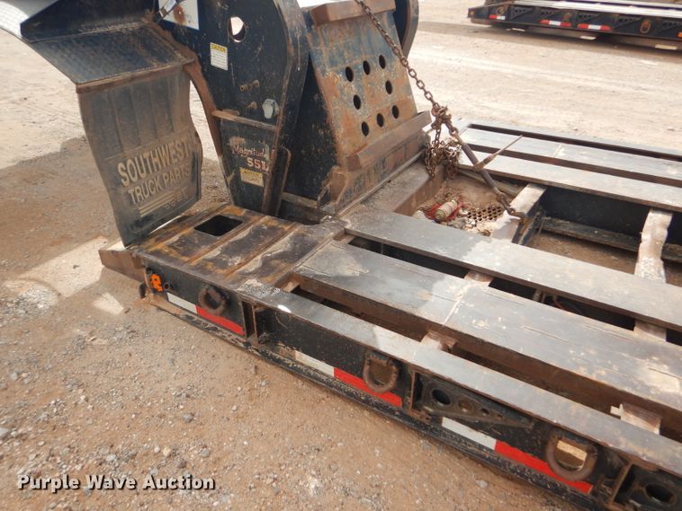 image for item DD4466 2007 Fontaine Magnitude 55L lowboy equipment trailer