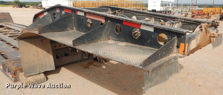 image for item DD4466 2007 Fontaine Magnitude 55L lowboy equipment trailer