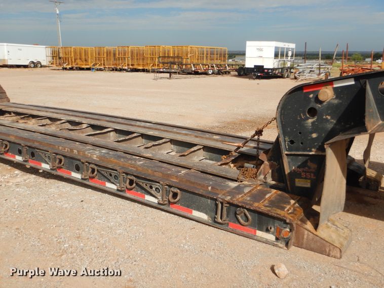 image for item DD4466 2007 Fontaine Magnitude 55L lowboy equipment trailer