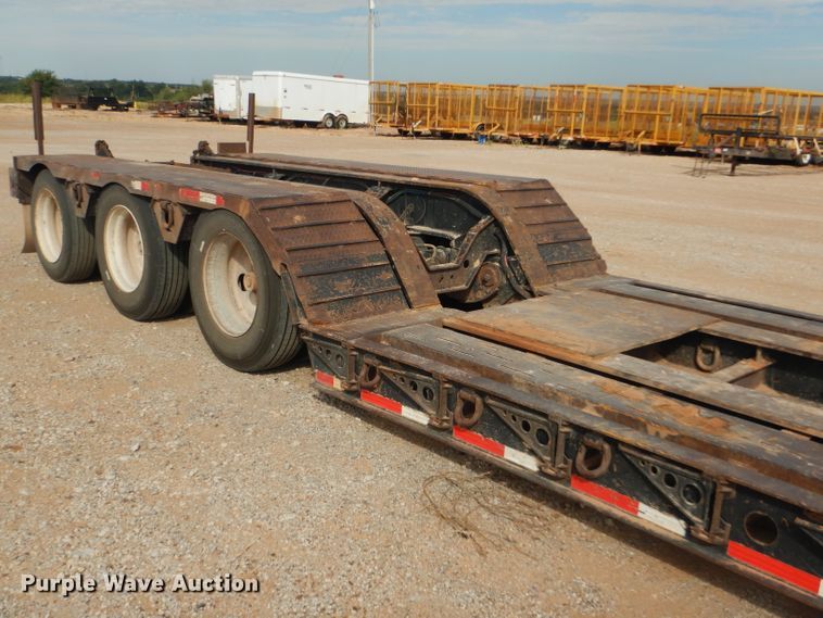 image for item DD4466 2007 Fontaine Magnitude 55L lowboy equipment trailer