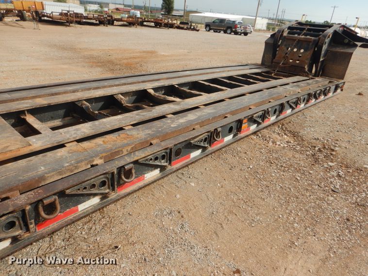 image for item DD4466 2007 Fontaine Magnitude 55L lowboy equipment trailer