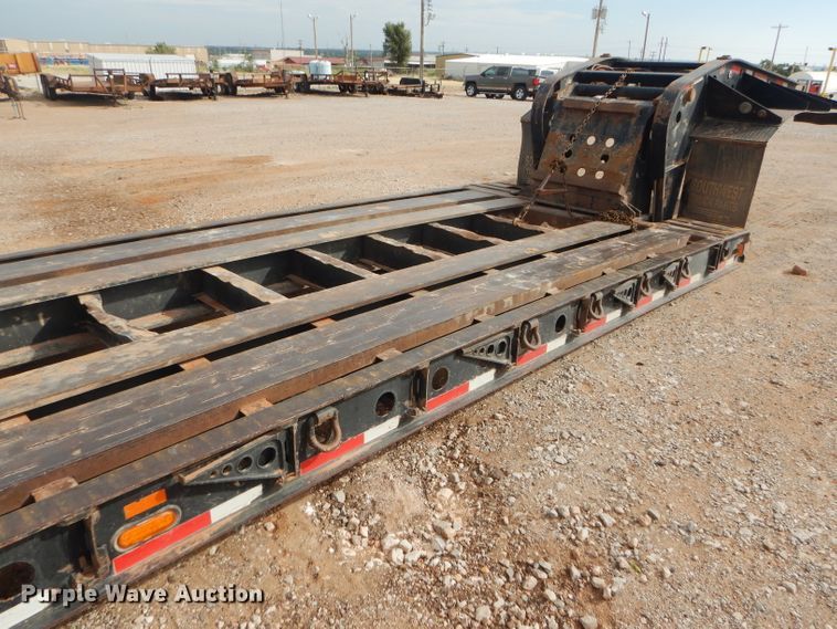 image for item DD4466 2007 Fontaine Magnitude 55L lowboy equipment trailer